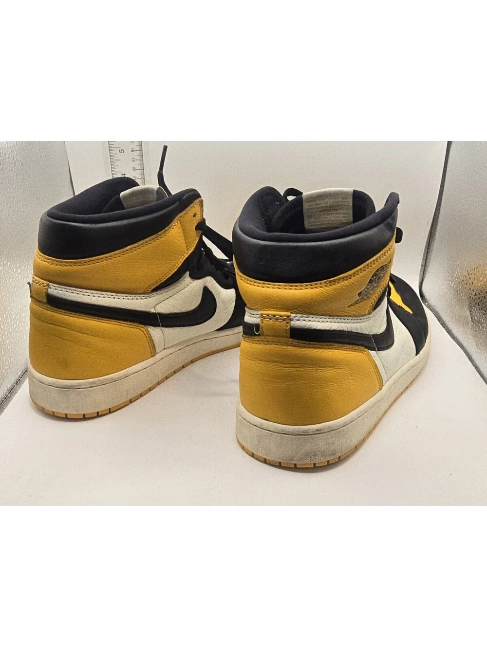 Sz 12 Jordan 1 Retro Yellow Toe High-Top Sneakers Yellow/Black/White 555088-711